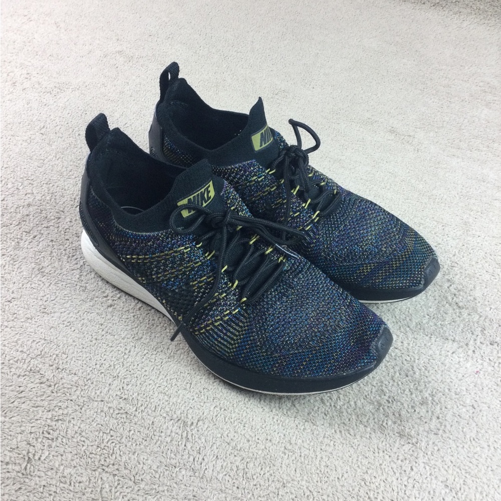 Nike flyknit racer shoes Womens size 9.5 athletic running